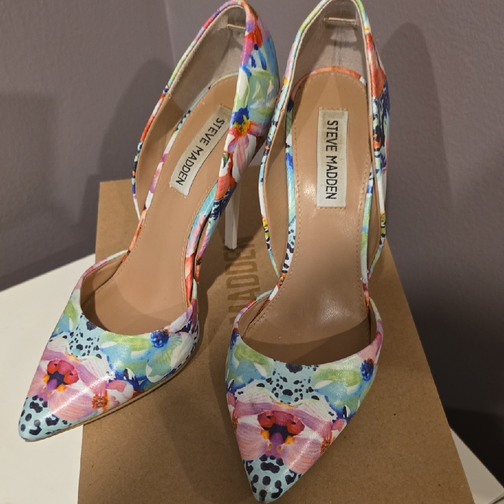 Steve Madden Pink and Blue Floral Heels